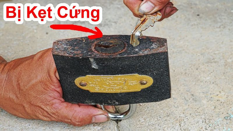 Nguyên nhân khiến ổ khóa bị gỉ