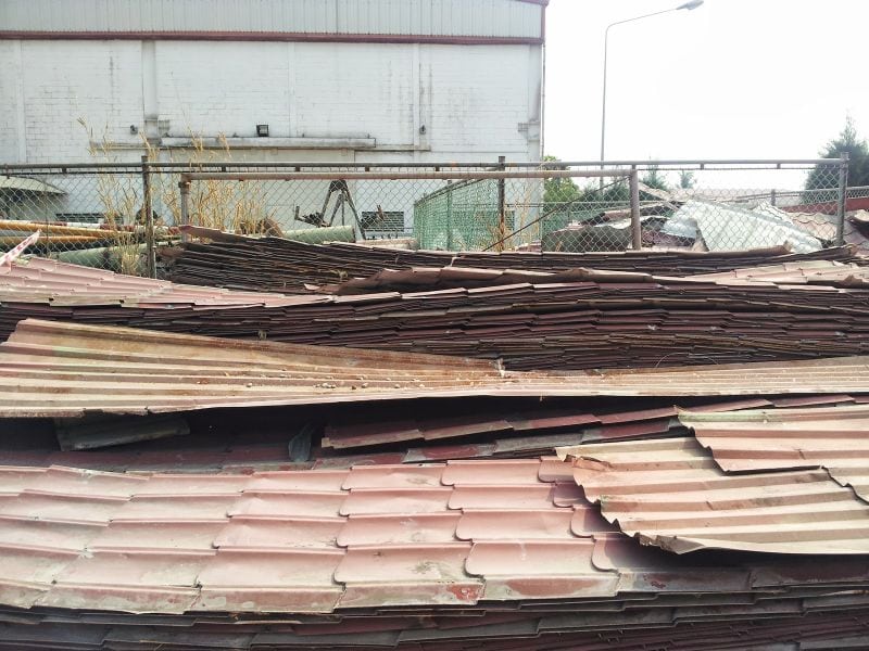 Sử dụng hóa chất chuyên dụng để tẩy rửa rỉ sét