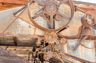 son-chong-an-mon-kim-loai