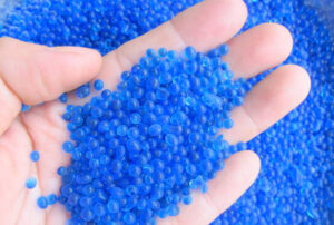 luu-y-su-dung-hat-hut-am-silicagel-may-bien-ap